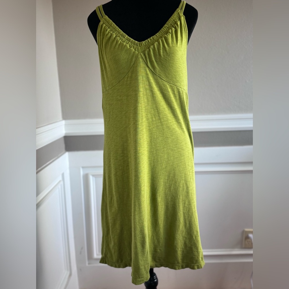 Athleta Lime Green Double Strap Racerback Athletic Dress Shelf Bra V Neck-medium